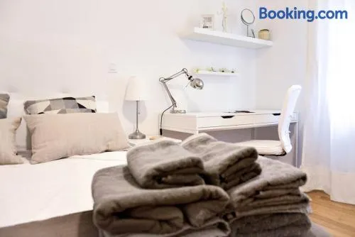 Apartamento en zona residencial cerca del Guggenheim - Image 1
