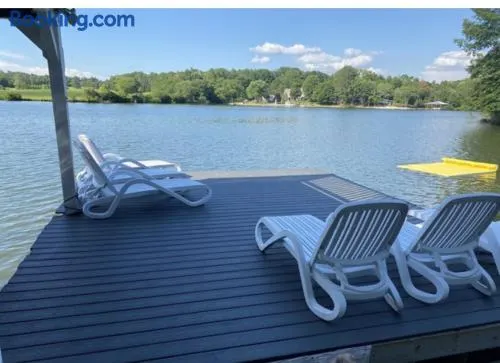 Private Beach & Two Story Dock Public Side Lake Anna Virginia - Image 1