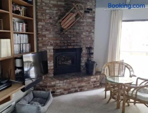 Dog-friendly condo with pool access fireplace private washer&dryer & wet bar - Image 1