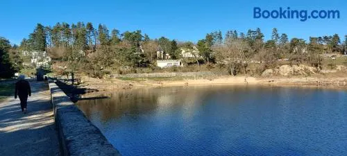 T2 tout confort, parking gratuit, vue lac et nature - Image 1