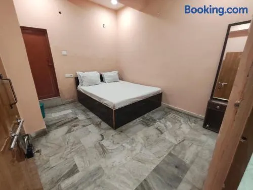 Hotel The Sunshine - Image 1