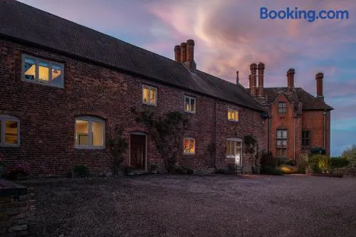 Wyvern House - Image 1