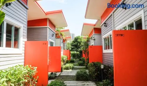 โรงแรมบ้านเพิ่มสุข อิมแพ็ค เมืองทอง - Image 1