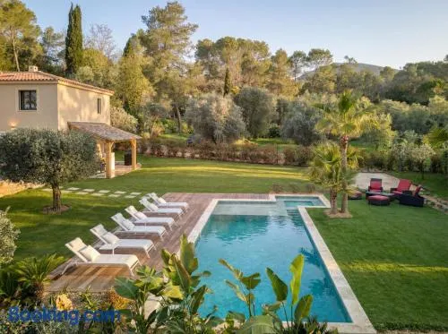 Villa in Roquefort-les-Pins - Image 1
