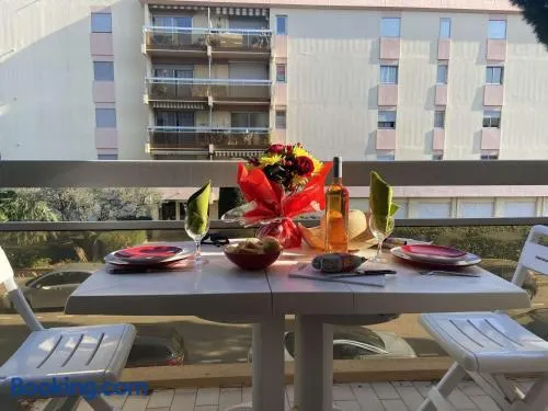 Studio cosy à 500m du port de Fréjus, proche plage et commerces - FR-1-226A-356 - Image 1