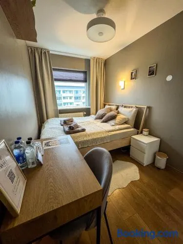 Cozy Nordic-Style Room with Great Location - Image 1