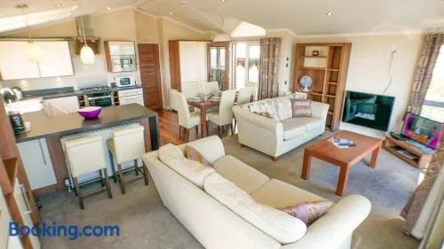 3 Bed 2 Bathroom Super Lodge! Sea Views! - Image 1