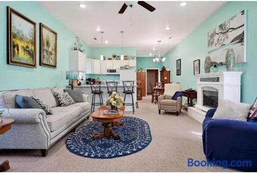 Center Hill Cottage - Image 1