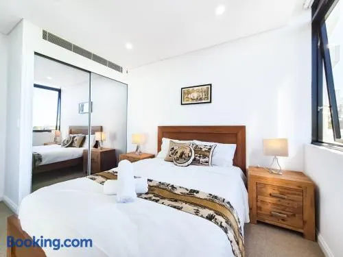 Relaxing 1BR w Pools & SPA, Gym in Olympic Park - Image 1