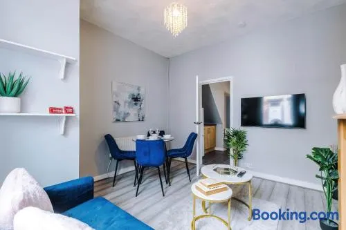 St Helens Central, 2 Bed , Long Stay OFFERS, Contractors, Relocations, Families, Sleeps 4 , St Helens - Image 1