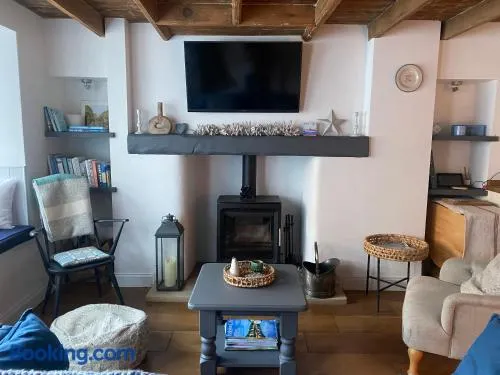 Shrimp Cottage - 3 bed renovated cottage with stunning sea views - Image 1