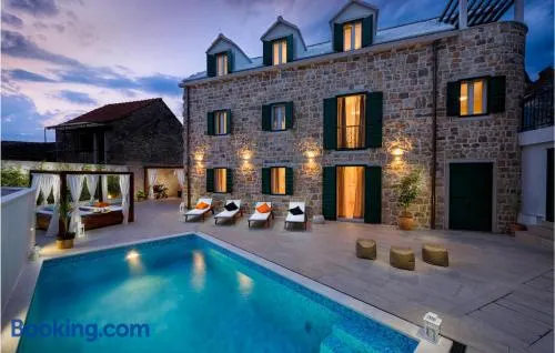 Villa Eterna - Image 1