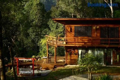 Propriedade inteira e Kombi-home em meio à mata - Image 1