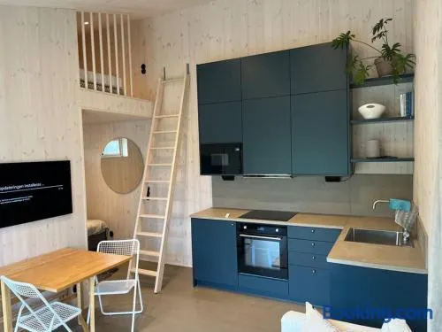 Mysigt attefallshus med närhet till stad och hav - Image 1