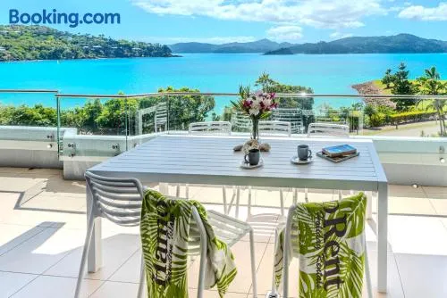 Frangipani 107 by HamoRent on Hamilton Island - Image 1