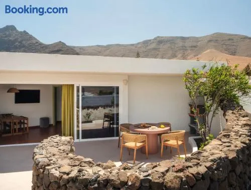 Canaryislandshost I Soco - Image 1