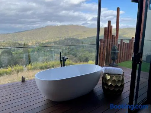 On Eagle Wings Mountain Retreat & Spa - Image 1