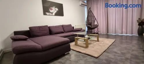 Andrew Beach Apartment - Image 1