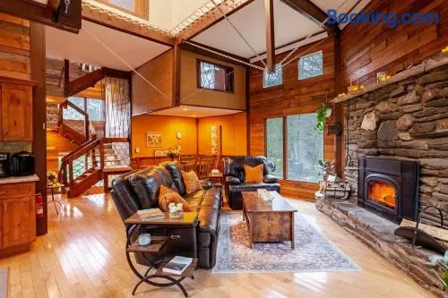 MapleCastle == HotTub, RiverSide, IndoorHummock, FirePlace, BackYard - Image 1