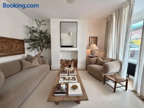 Stylish Tenter Lane Retreat - Image 1