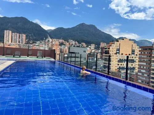 Loft/Apartaestudio Chapinero con piscina gym - Image 1