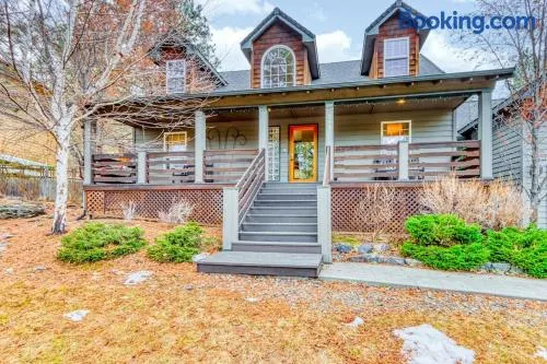 Westside Craftsman with private hot tub enclosed yard & jetted tub - Image 1