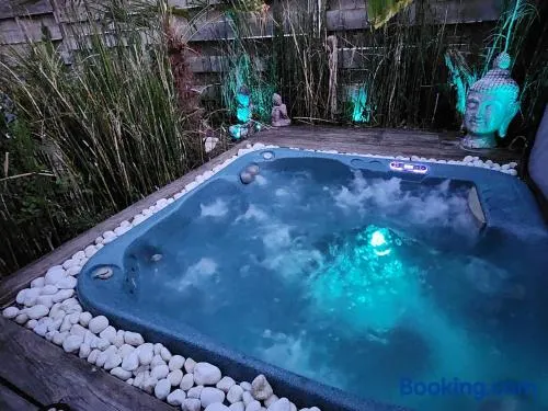 Relax Jungle Spa - Image 1