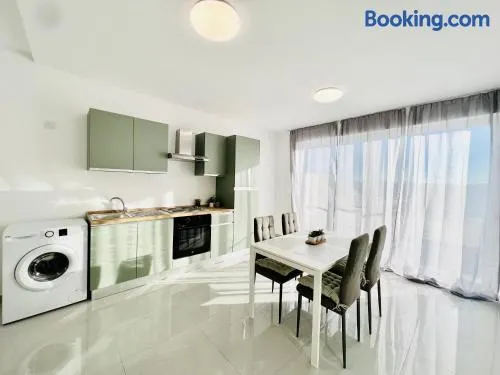 SUNSHINE SUITS - BRAND NEW APARTMENTS - Image 1