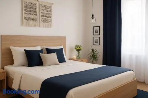 Zara Green Apartment 4 Guests Pet Friendly - Image 1