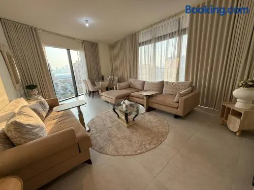 Luxury 2-Bedroom APT - Sea Views in Saadiyat Island - Image 1