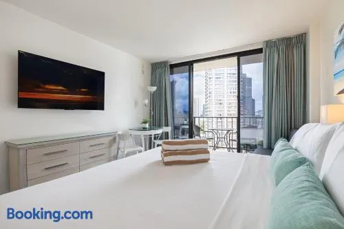 Boutique Hotel Waikiki FREE parking - Image 1