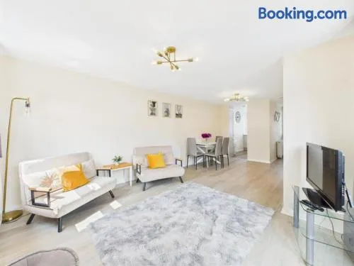 MODERN 2 BED BUNGALOW SLEEPS 4 Pet friendly - Image 1