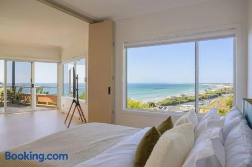 Pudding's Home Luxury Oceanfront Escape - Image 1