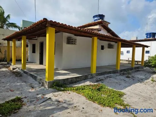 Aconchegante casa perto da praia da Enseada dos Golfinhos OBS não é Jaguaribe - Image 1