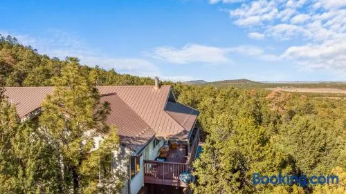 Breathtaking Cabin Backing the National Forest - Image 1