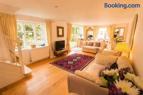 Meadow Cottage a pretty Secluded 3 bedroom house - Image 1