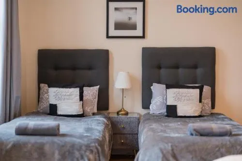 Aston Apartments-4 11 Lichfield Road Birmingham B6 5RW HS2 Contractors - NEC - Birmingham Airport - BCU & Aston University - Heartland Hospital - Jaguar - Star City - Image 1