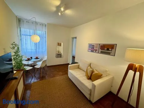 Apartamento ao lado da Praça do Suspiro com vaga de garagem - Image 1