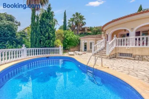 Voll ausgestattete geräumige Villa mit Garten, Grill und Terrasse | Gartenblick | Ideal für Homeoffice - Image 1