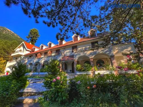 Hotel Alpin Llogara - Image 1