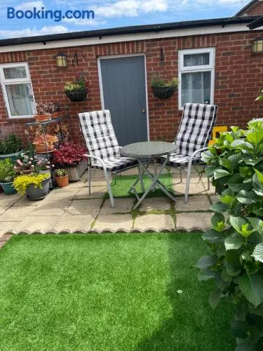 Cozy, modern, 1-bed apartment, free parking, 25 min Heathrow - Image 1