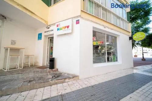 Be Happy Hostel - Albergue en el centro de Nerja - Image 1