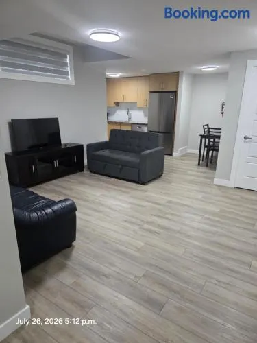Modern 2BR Suite King Bed Private Entrance Brand New - Image 1