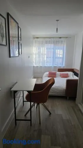 Bright Bedroom in Modern 2-Bed Flat - Image 1