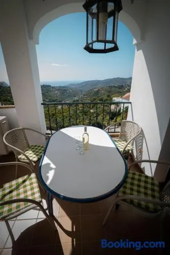 Bella Vista - Image 1