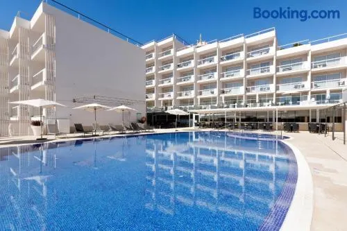 Aparthotel y Hotel Paguera Beach - Image 1