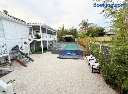 Large Coastal Home in the Heart of the Entrance! Sleeps 18 - Image 1