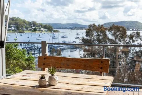 Bay and Beachside Family Retreat - Image 1