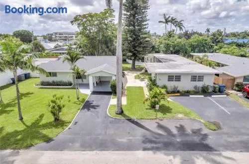 The Pines Hideaway-Wilton Manors - Image 1