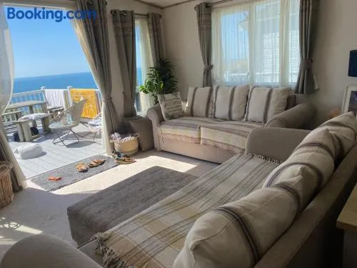 SeaView Sleeps 4to6 Pet friendly Parking - Image 1